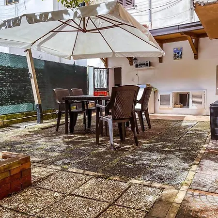 Casa Con Giardino Al Centro Al Cancello 別荘 フォルミア