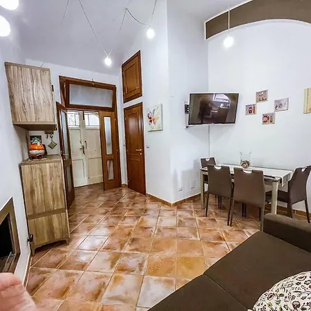 Holiday home Casa Con Giardino Al Centro Al Cancello Formia