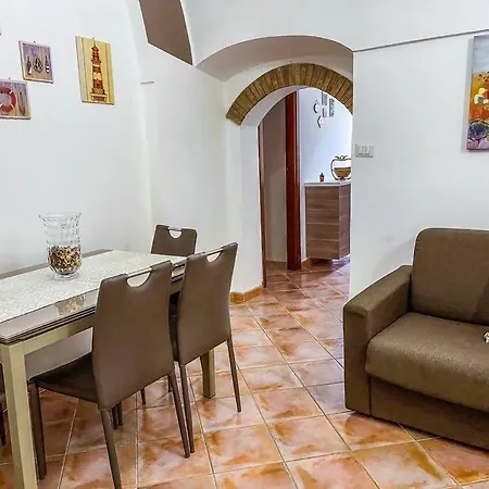 Holiday home Casa Con Giardino Al Centro Al Cancello