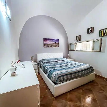 Casa Con Giardino Al Centro - Al Cancello * Φόρμια