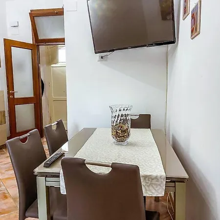 Casa Con Giardino Al Centro - Al Cancello